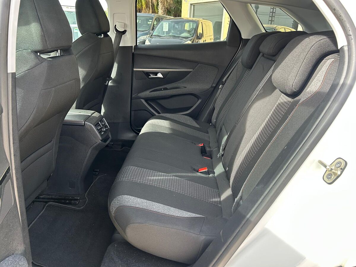 PEUGEOT 3008 ACTIVE 1.2 E-THP AUTO SPANISH LHD IN SPAIN 80000 MILES SUPERB 2019